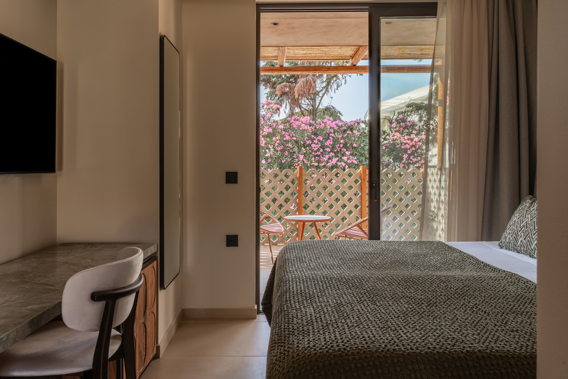 Double / Twin Rooms Garden View