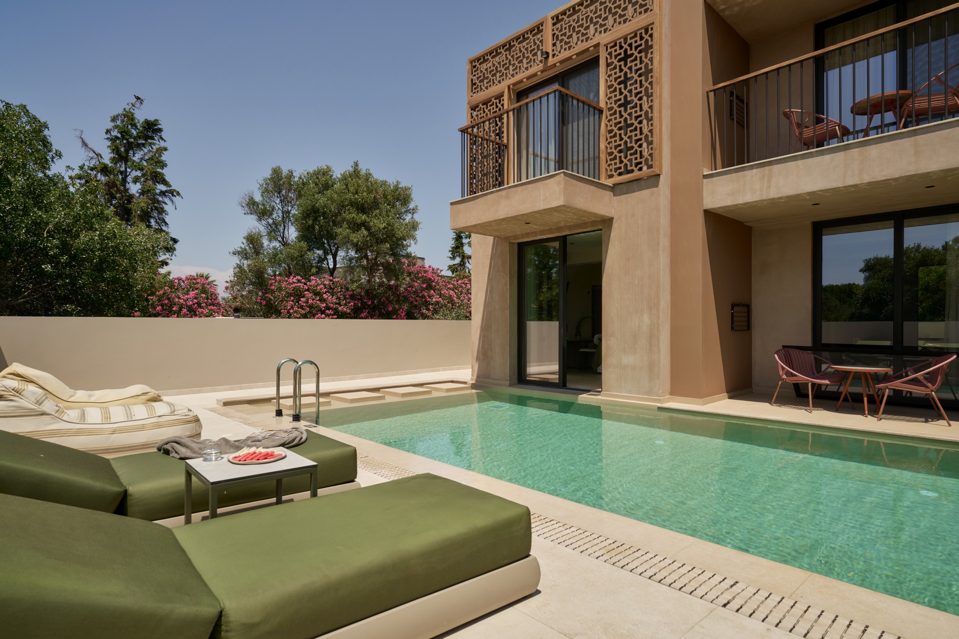 Luxury Suite with heated private pool-5