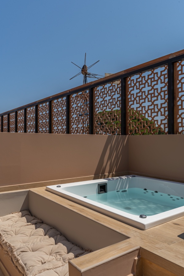Premium Double -Twin Room heated Jacuzzi