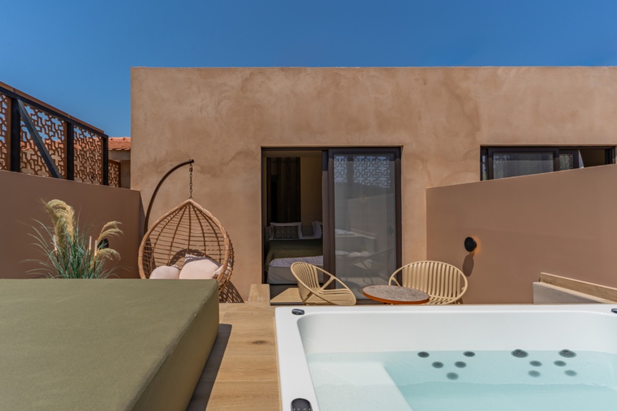 Premium Double -Twin Room heated Jacuzzi