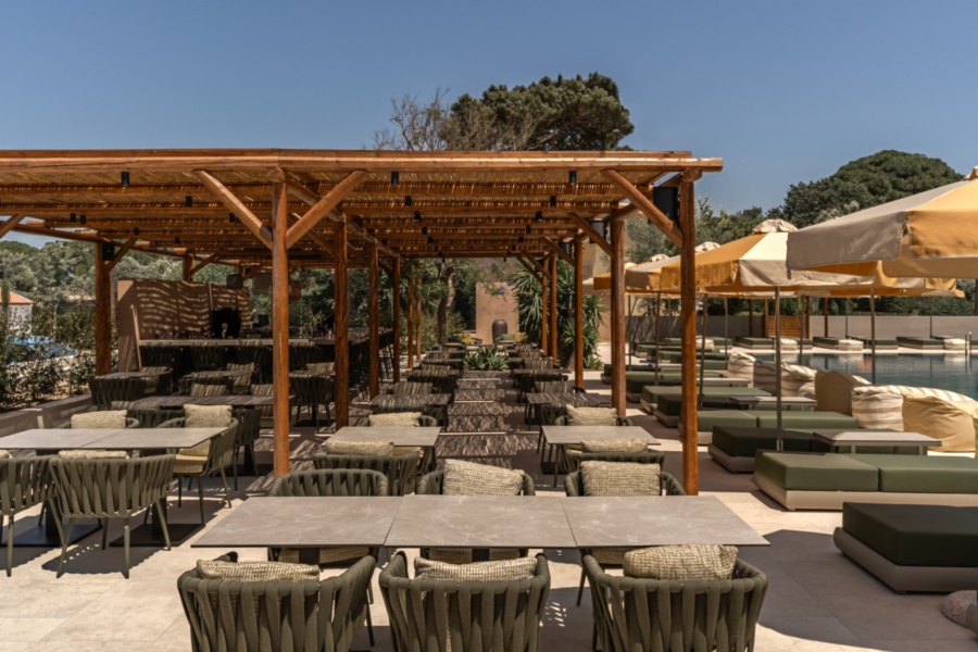 Elixir Pool Bar outdoor_seating